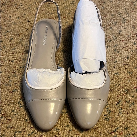 Marc Fisher Women's Gray Patent Slingback Flats - Picture 1 of 7